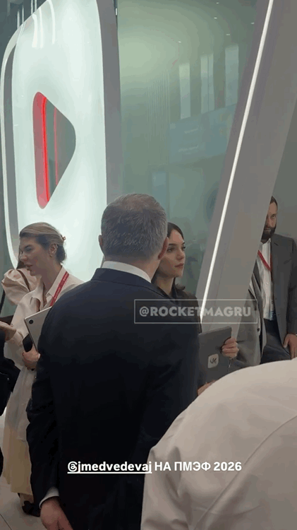 https://s.fotora.ru/801506add8ed52ca.gif